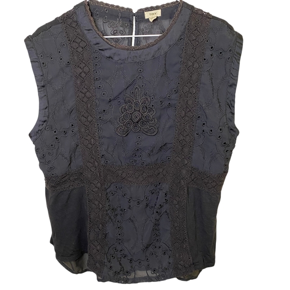 Tiny X Anthropologie Women's Embroidered Eyelet Lace Trim Sleeveless top Size L - Picture 4 of 13